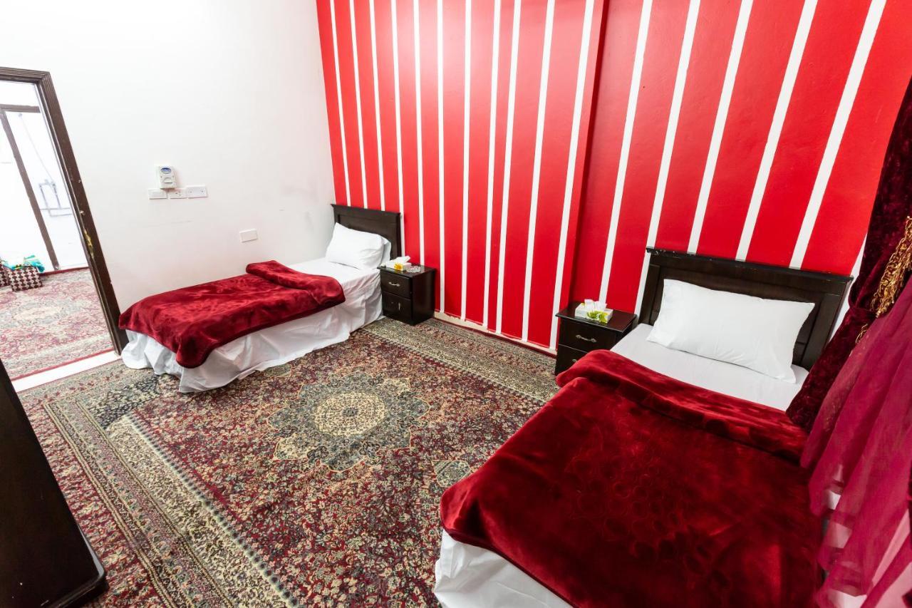 Al Eairy Furnished Apartments - Al Bahah 4 Екстер'єр фото