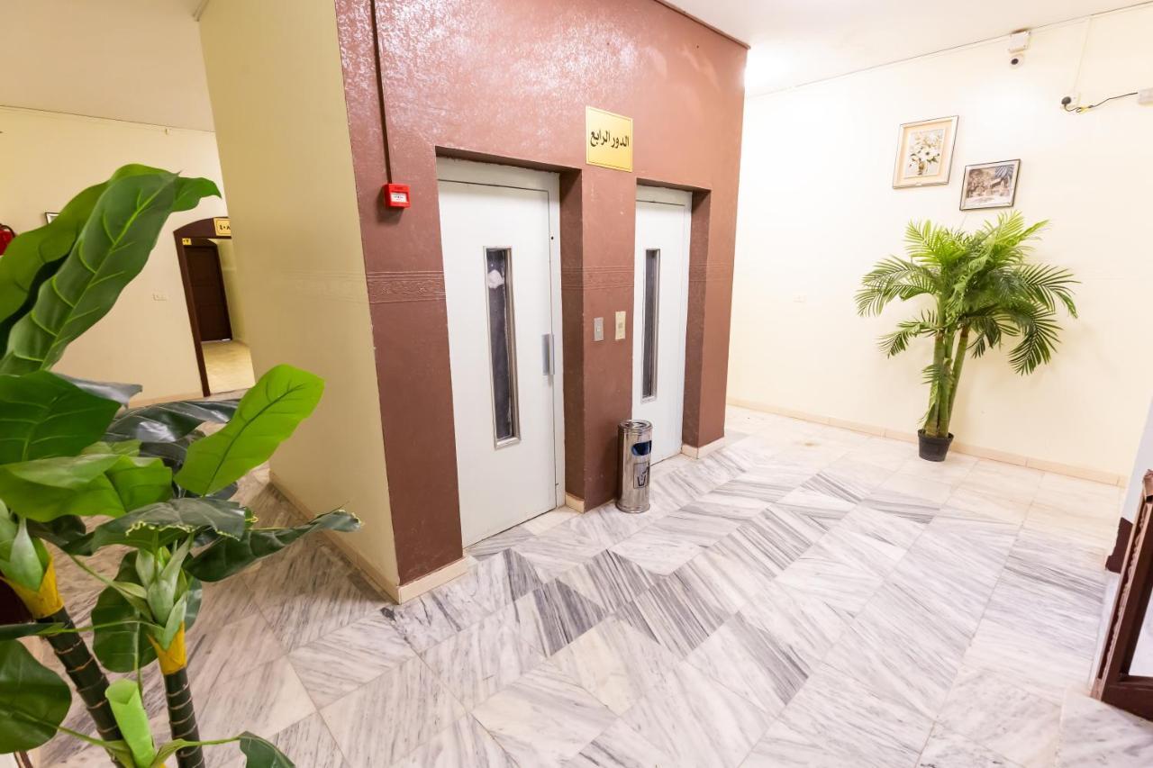 Al Eairy Furnished Apartments - Al Bahah 4 Екстер'єр фото