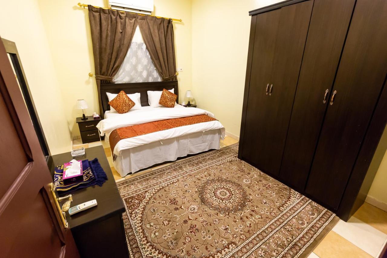 Al Eairy Furnished Apartments - Al Bahah 4 Екстер'єр фото