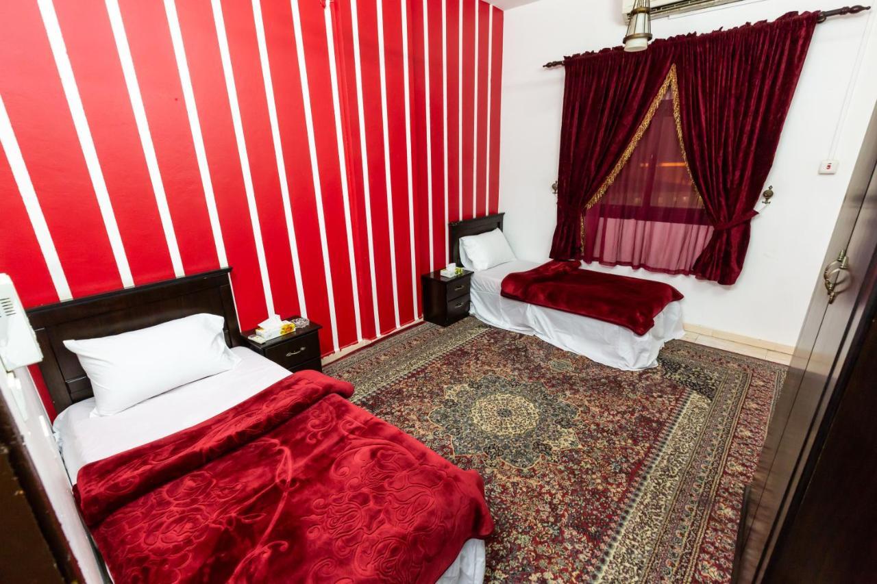 Al Eairy Furnished Apartments - Al Bahah 4 Екстер'єр фото