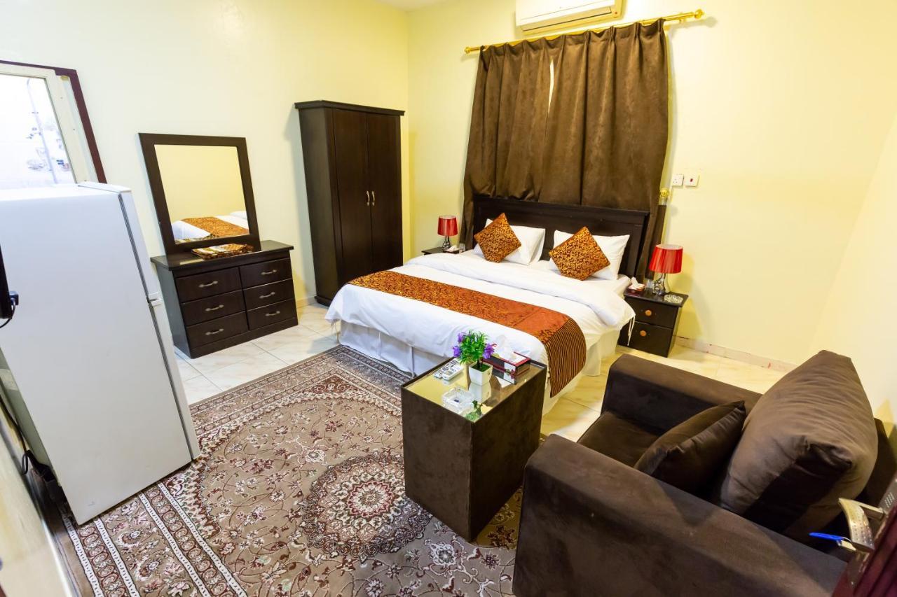 Al Eairy Furnished Apartments - Al Bahah 4 Екстер'єр фото