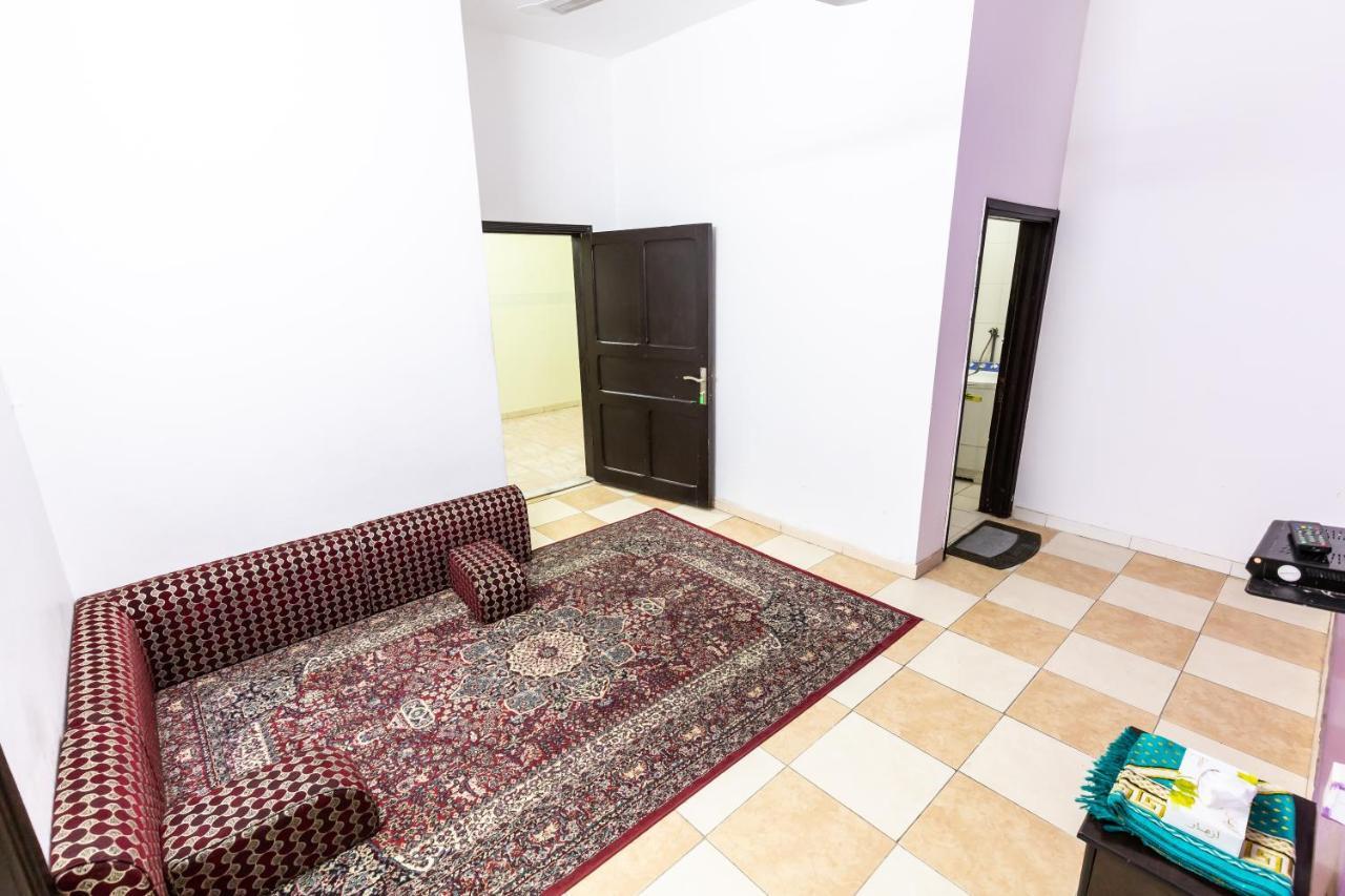 Al Eairy Furnished Apartments - Al Bahah 4 Екстер'єр фото