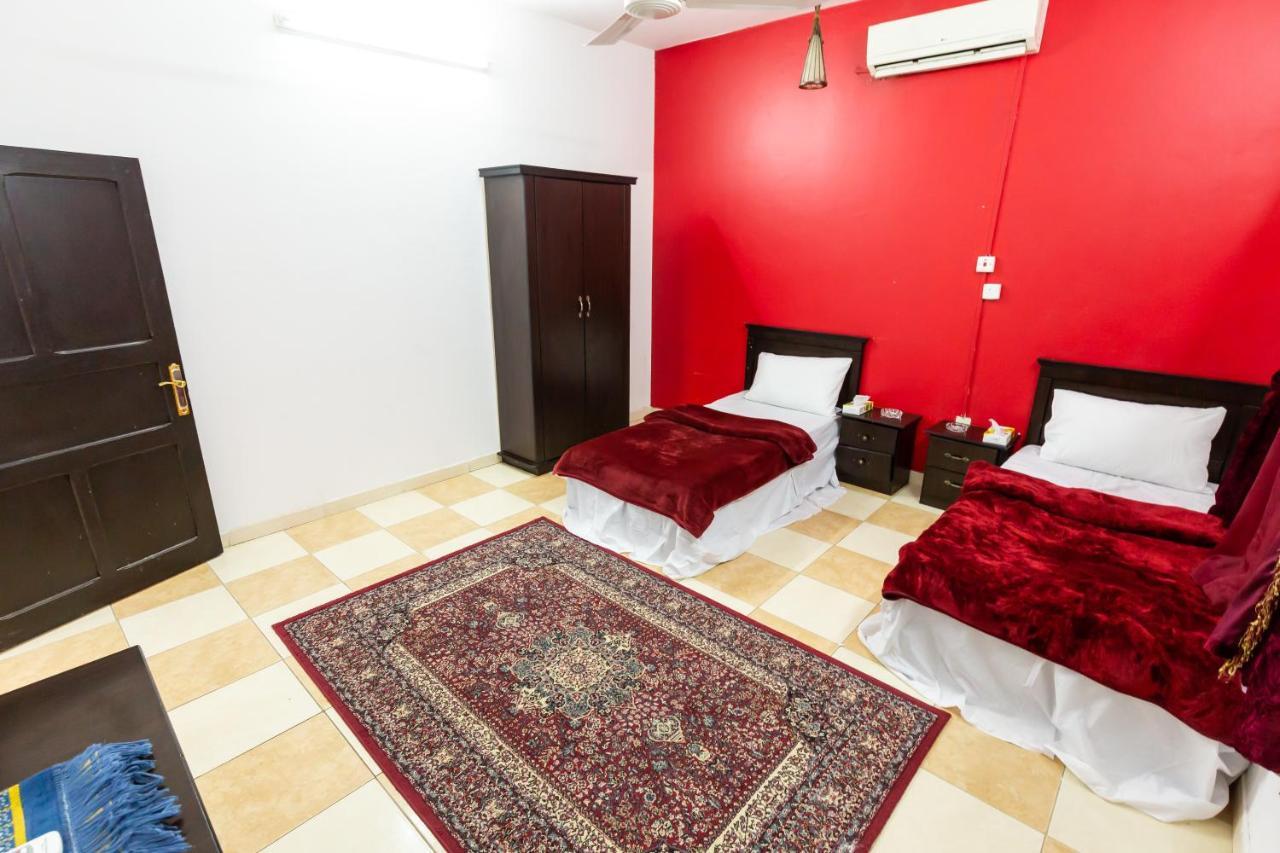 Al Eairy Furnished Apartments - Al Bahah 4 Екстер'єр фото