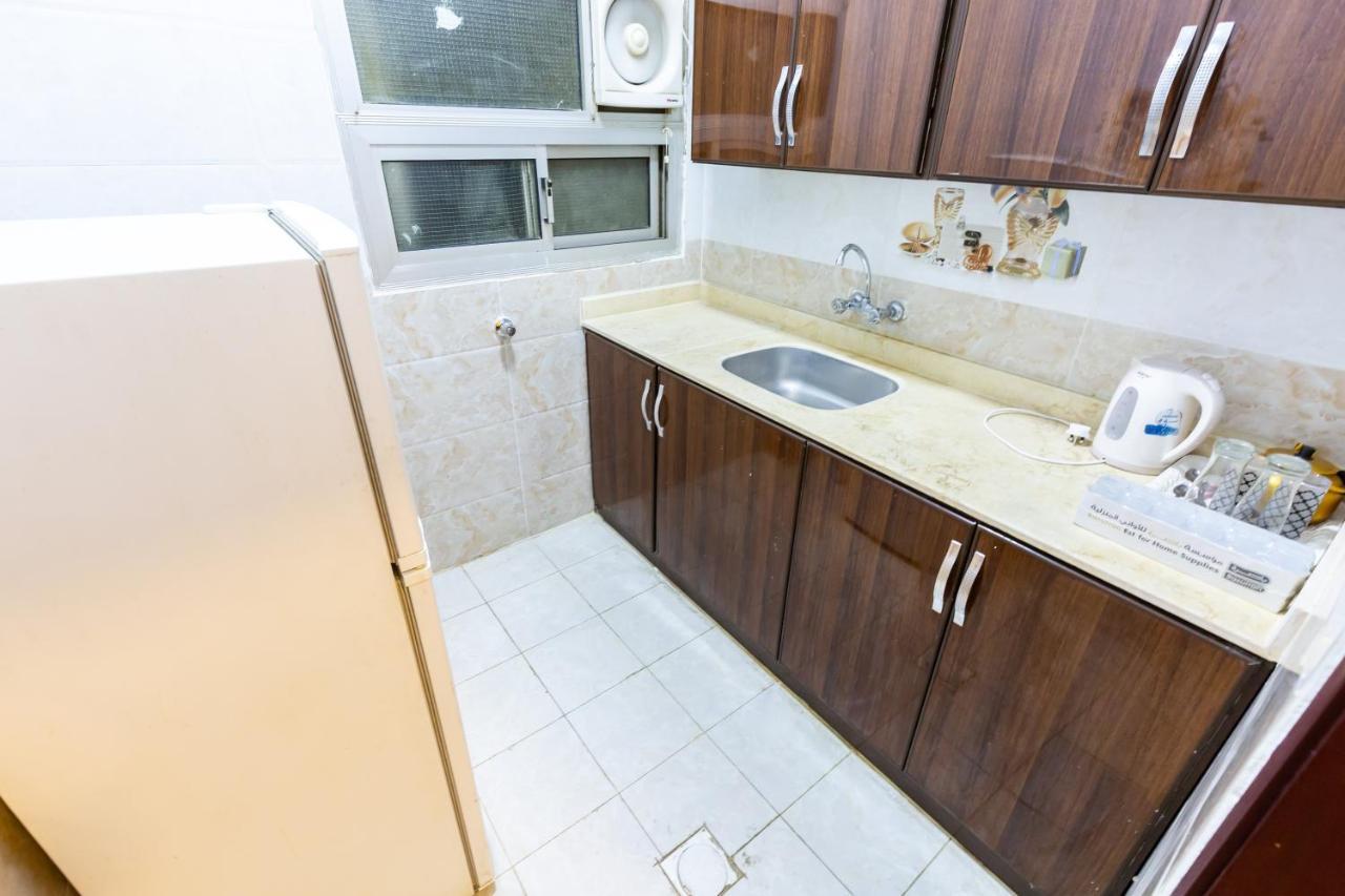 Al Eairy Furnished Apartments - Al Bahah 4 Екстер'єр фото